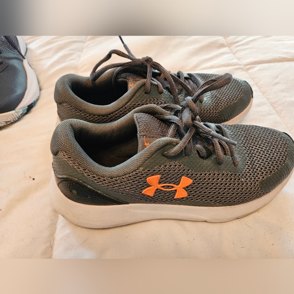 Gray UnderArmor Youth size 4.5